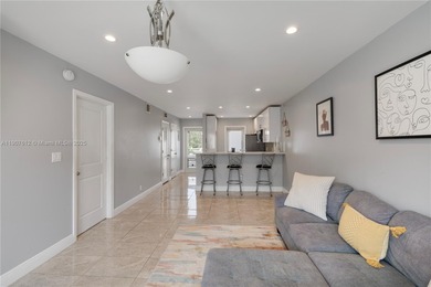 DISCOVER COASTAL LIVING IN THIS BRIGHT AND COZY 1 BED / 1.5 BATH