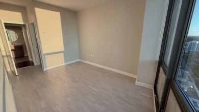 Ready to move-in, like new, one bedroom + den condo on 32nd