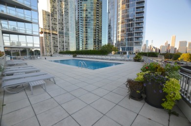 Ready to move-in, like new, one bedroom + den condo on 32nd