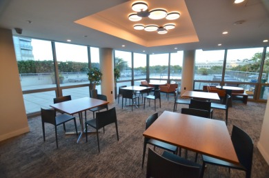 Ready to move-in, like new, one bedroom + den condo on 32nd