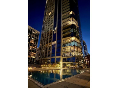 Ready to move-in, like new, one bedroom + den condo on 32nd