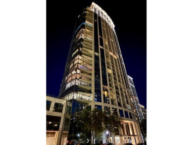 Ready to move-in, like new, one bedroom + den condo on 32nd