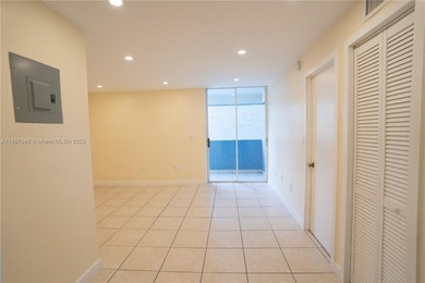 This 1 bedroom 1 bath condo offers a great opportunity for both