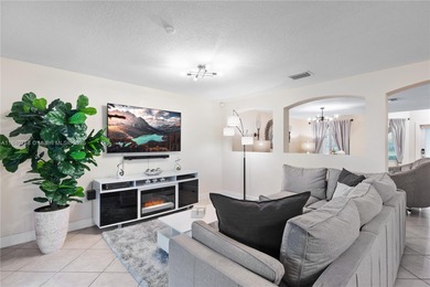 Welcome to this impeccable home !! located in a quiet