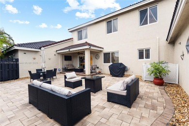 Welcome to this impeccable home !! located in a quiet