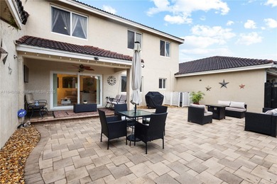 Welcome to this impeccable home !! located in a quiet