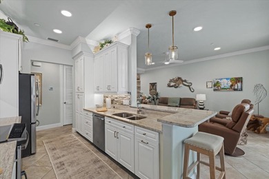 Welcome to Che Vista on Venice Island - a 2018 premier mid-rise