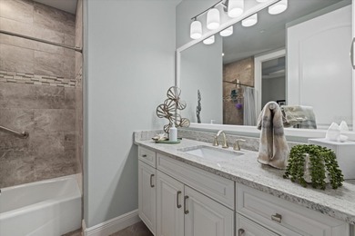 Welcome to Che Vista on Venice Island - a 2018 premier mid-rise