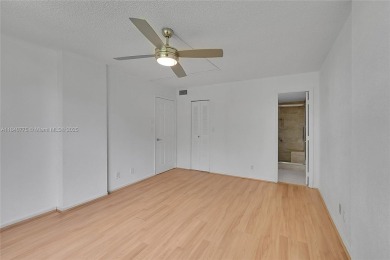 A move-in ready, charming, bright 2/2 with 975 sq ft with