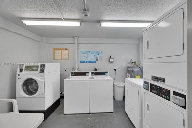 A move-in ready, charming, bright 2/2 with 975 sq ft with