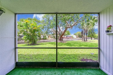 A move-in ready, charming, bright 2/2 with 975 sq ft with