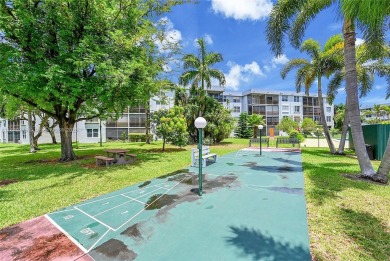 A move-in ready, charming, bright 2/2 with 975 sq ft with