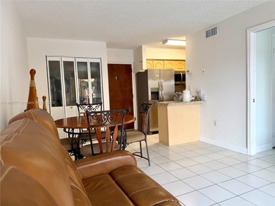 Welcome to this beautifully located condo in the heart of Miami!