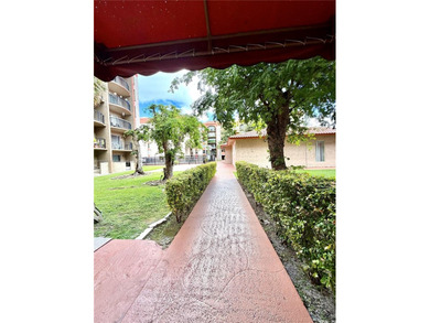 Welcome to this beautifully located condo in the heart of Miami!