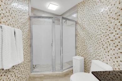 Beautyful Ocean front condo. Airy and spacious over 2000sf