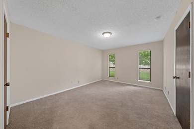 Beautiful freestanding Garden home with low maintenance yard