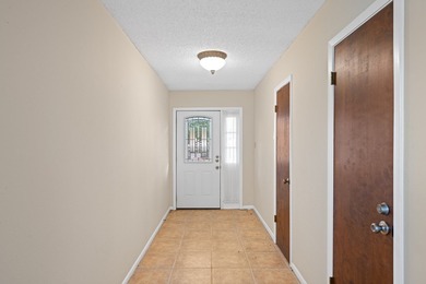 Beautiful freestanding Garden home with low maintenance yard