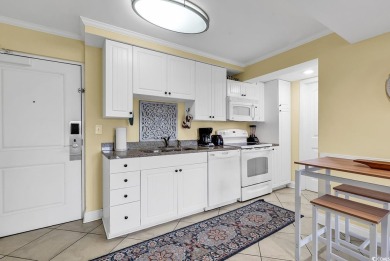 LAKEFRONT SUMMERHOUSE VILLA presents a Colorful, Casual