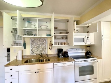 LAKEFRONT SUMMERHOUSE VILLA presents a Colorful, Casual