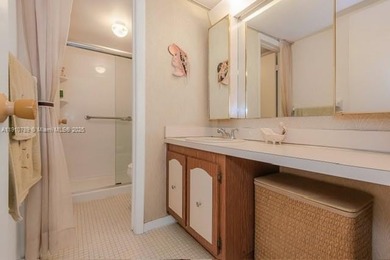 This stunning 2/1 condo, located near Westland Mall and local