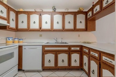 This stunning 2/1 condo, located near Westland Mall and local