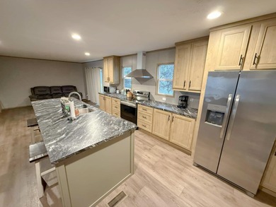 Charming 3-Bedroom Home Near Bull Shoals Lake!This beautifully