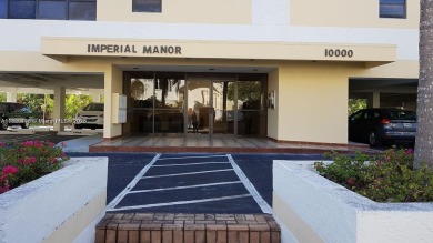 Beautiful and freshly painted 1 bedroom and 1.5 bathroom condo