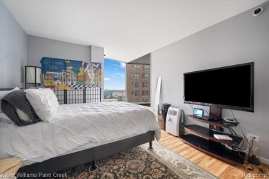 Wow! Stunning 18th-floor Condo with Breathtaking Water & City