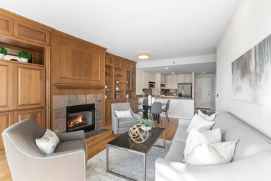 Bright and spacious two bedroom, two bathroom unit in the full