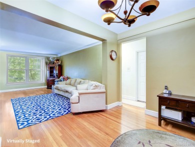 Tranquil Oasis in Prime Kew Gardens! Bright and move in ready