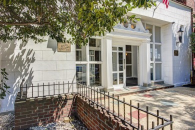 Tranquil Oasis in Prime Kew Gardens! Bright and move in ready