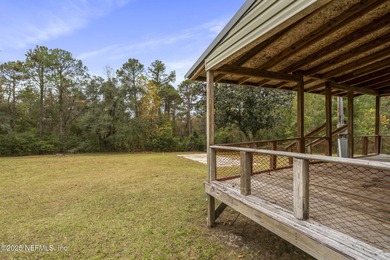 Country living in a quiet tucked away neighborhood, minutes to