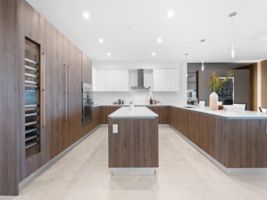 Experience breathtaking panoramic views of the intracoastal