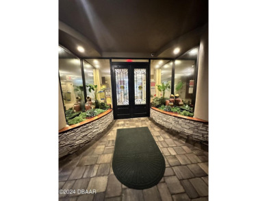 *SPECTACULAR CORNER DIRECT OCEAN FRONT STUDIO in Pirates Cove