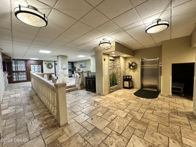 *SPECTACULAR CORNER DIRECT OCEAN FRONT STUDIO in Pirates Cove