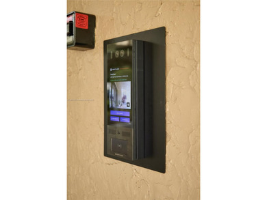 !! BUYER INCENTIVE AND PRICE REDUCTION!!  BEAUTIFUL SPLIT