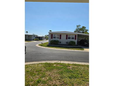 Looking for a place to call home? Look no further ! This 2/2 is