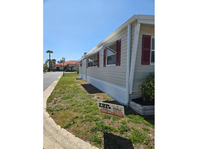 Looking for a place to call home? Look no further ! This 2/2 is