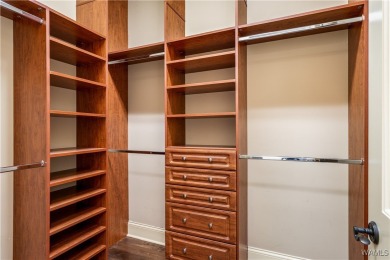 Custom-built Lake Tuscaloosa estate with 7,981 sq. ft. on 1.40