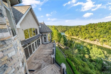Custom-built Lake Tuscaloosa estate with 7,981 sq. ft. on 1.40