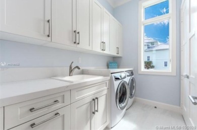 Discover an OCEANFRONT PARADISE ON S. Hutchison Island - 3