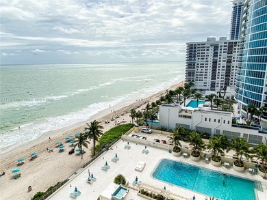 Spacious 1 bedroom/1.5 bathroom unit offers beautiful view of