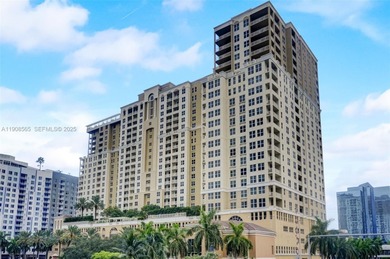 Beautiful 2 bed, 1 bath condo in NuRiver Landings featuring 11'