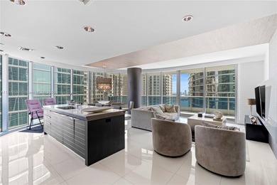 Exceptional residence on the Miami River, next to the iconic