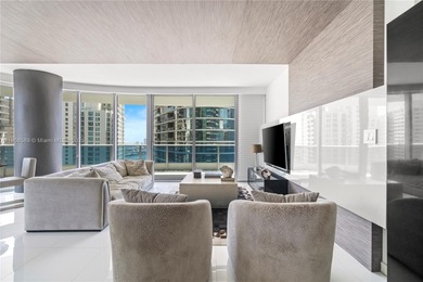 Exceptional residence on the Miami River, next to the iconic