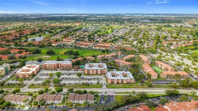 Beautifully updated 3-bedroom corner unit in Lakeview Gardens