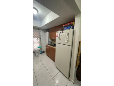 Welcome to Sutton House Condominium in exclusive Sans Souci Blvd