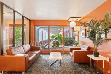 Smart living at prestigious University Heights! Walk to the U of