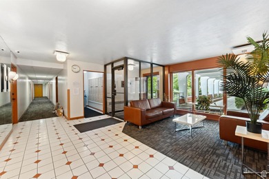 Smart living at prestigious University Heights! Walk to the U of