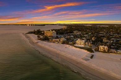 One or more photo(s) has been virtually staged. Experience